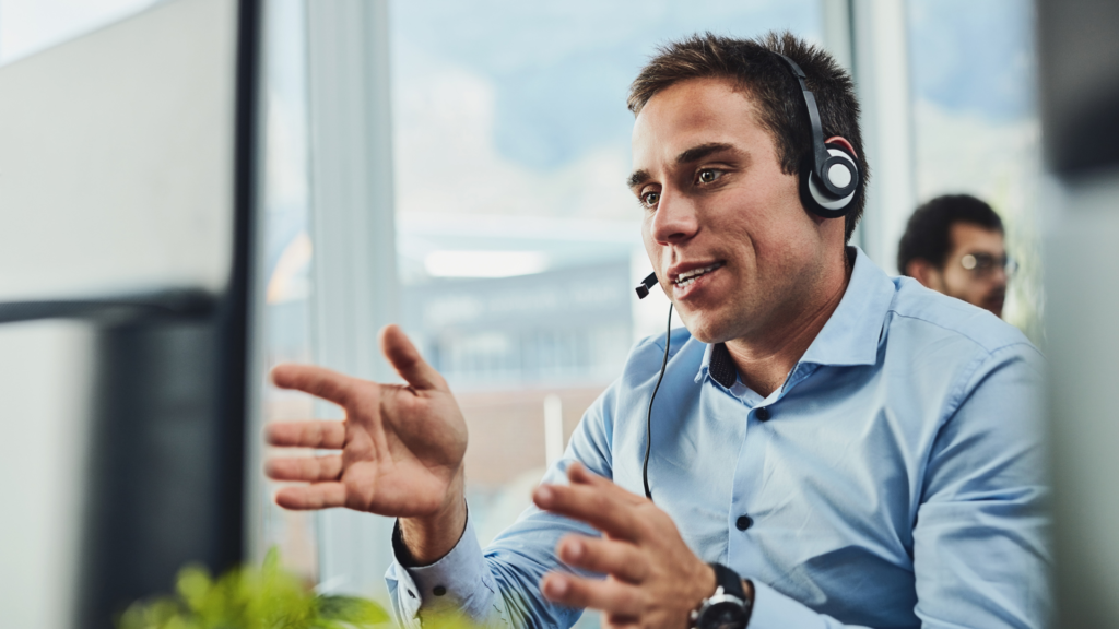 6 Benefits of Working at a Call Center / Enhancing the Customer Support Journey